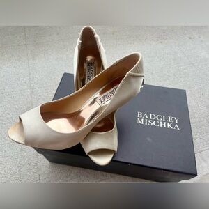 Badgley Mischka Cream High Heel Pumps